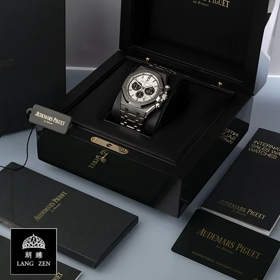 audemars_piguet_royal_oak_white_dial_26331ST.OO_.1220ST.03_man_right