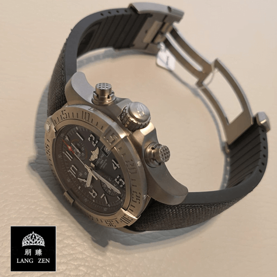 breitling-avenger-E13383101M2W1-replica-titanium