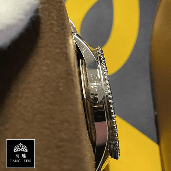 breitling-navitimer-A17326211G1A1-replica-rightside