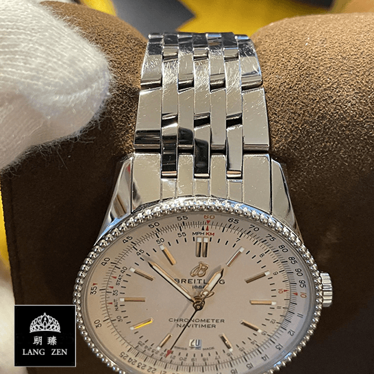 breitling-navitimer-A17326211G1A1-replica-white
