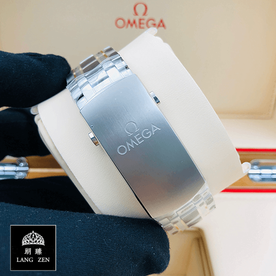 omega-seamaster-diver-300m-210.20.42.20.03.001-replica-clasp