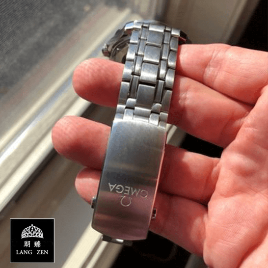 omega-seamaster-diver-300m-210.30.42.20.06.001-replica-bracelet
