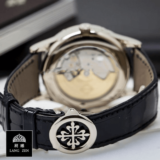 patek_philippe_5396G_011_annual_calendar_5396_white_gold_silver_dial_unitedluxurynet