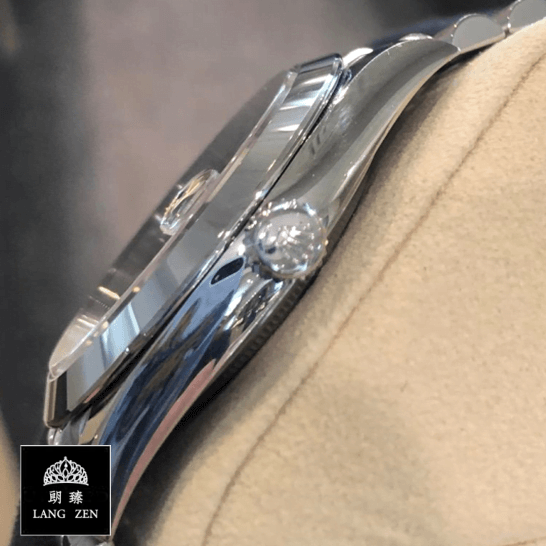 rolex-datejust-126300-0008-replica-rightside