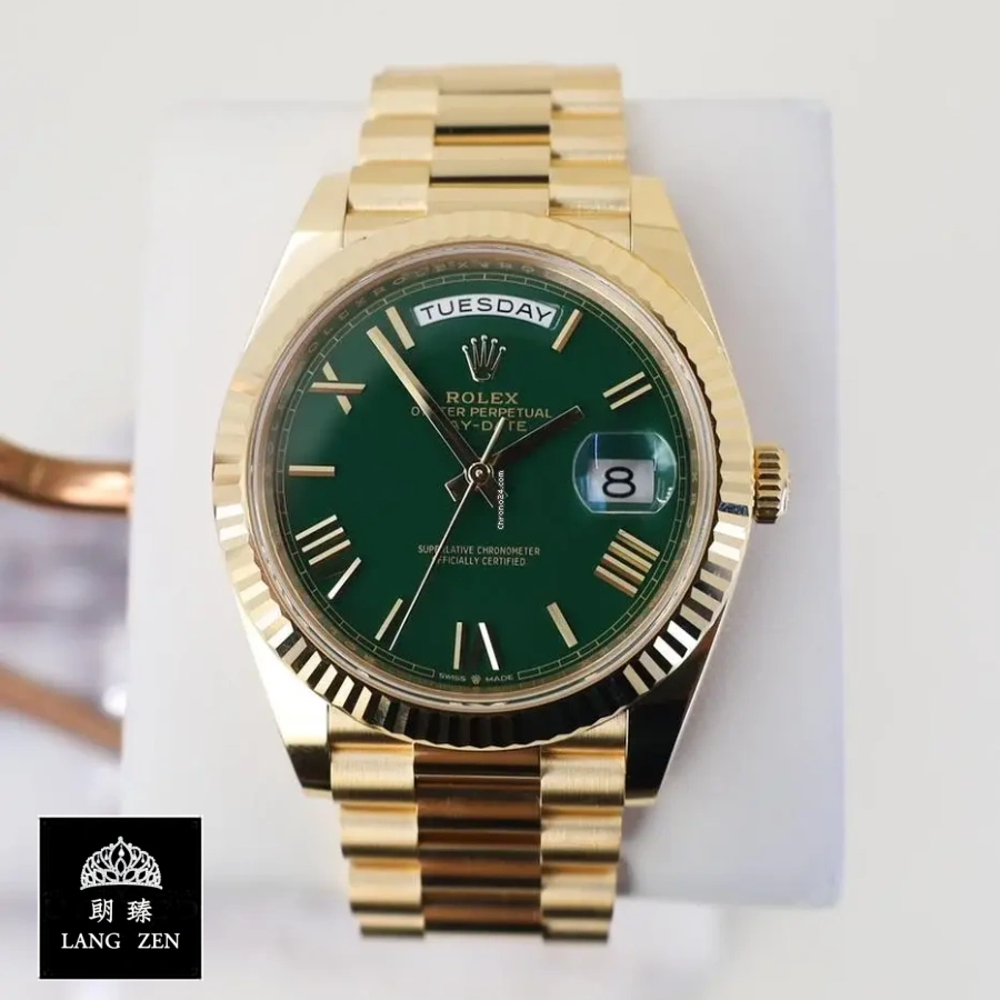 rolex-day-date-roman-green-dial-white-background