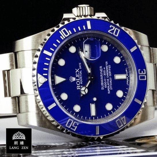 rolex_submariner_blue_dial_116619_oyster_man