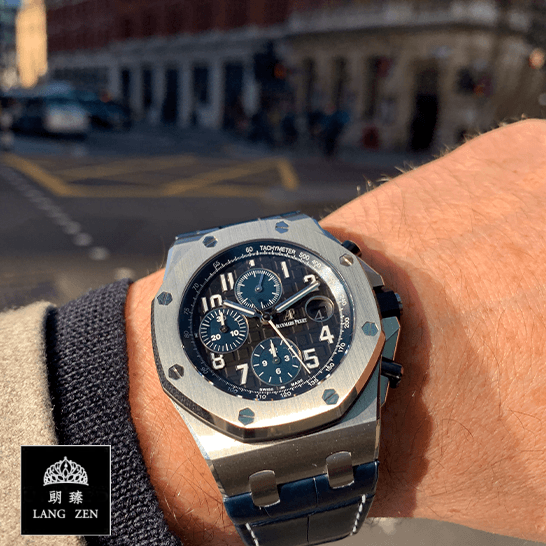 audemars_piguet_royal_oak_offshore_chronograph_26470ST.OO_.A028CR.01_hand