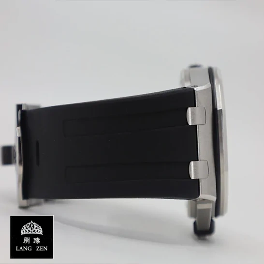 audemars_piguet_royal_oak_offshore_diver_black_dial_15710ST.OO_.A002CA.01_replica_bracelet_unitedluxurynet