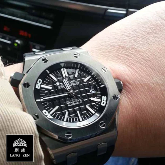 audemars_piguet_royal_oak_offshore_diver_black_dial_15710ST.OO_.A002CA.01_replica_man_unitedluxurynet
