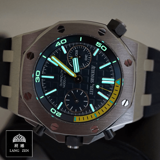 audemarspiguet-royaloakoffshore-26703ST.OO_.A027CA.01-replica-rightside